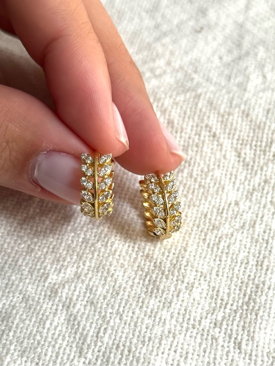 Jewelry - NEW! Gold Leaf Crystal Huggie Earrings - Women Jewelry